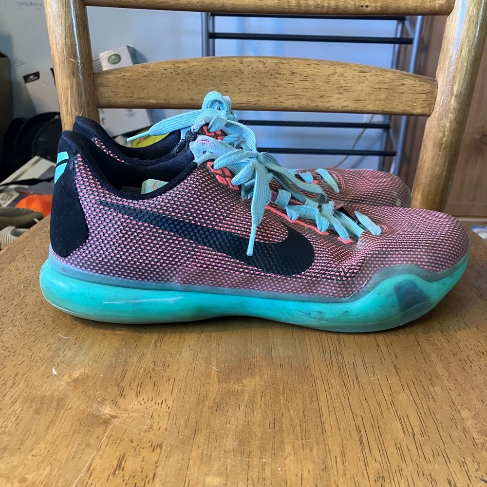 Kobe 10 “Easter”